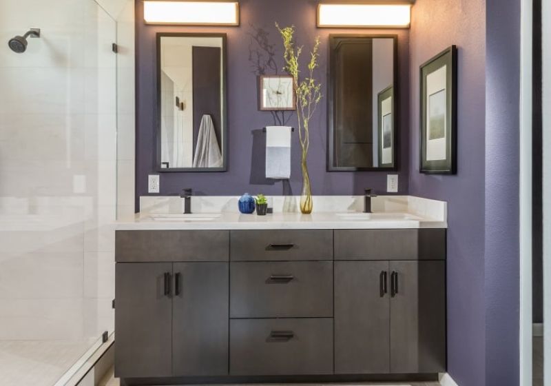 Modern Dramatic Master Bathroom 02